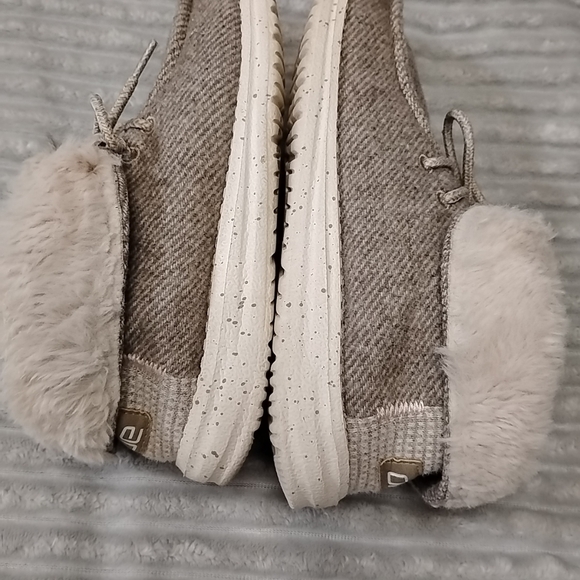 Hey Dude womens britt nut size 6 lace up booties Sherpa Lined Slip On Loafers - Picture 9 of 16